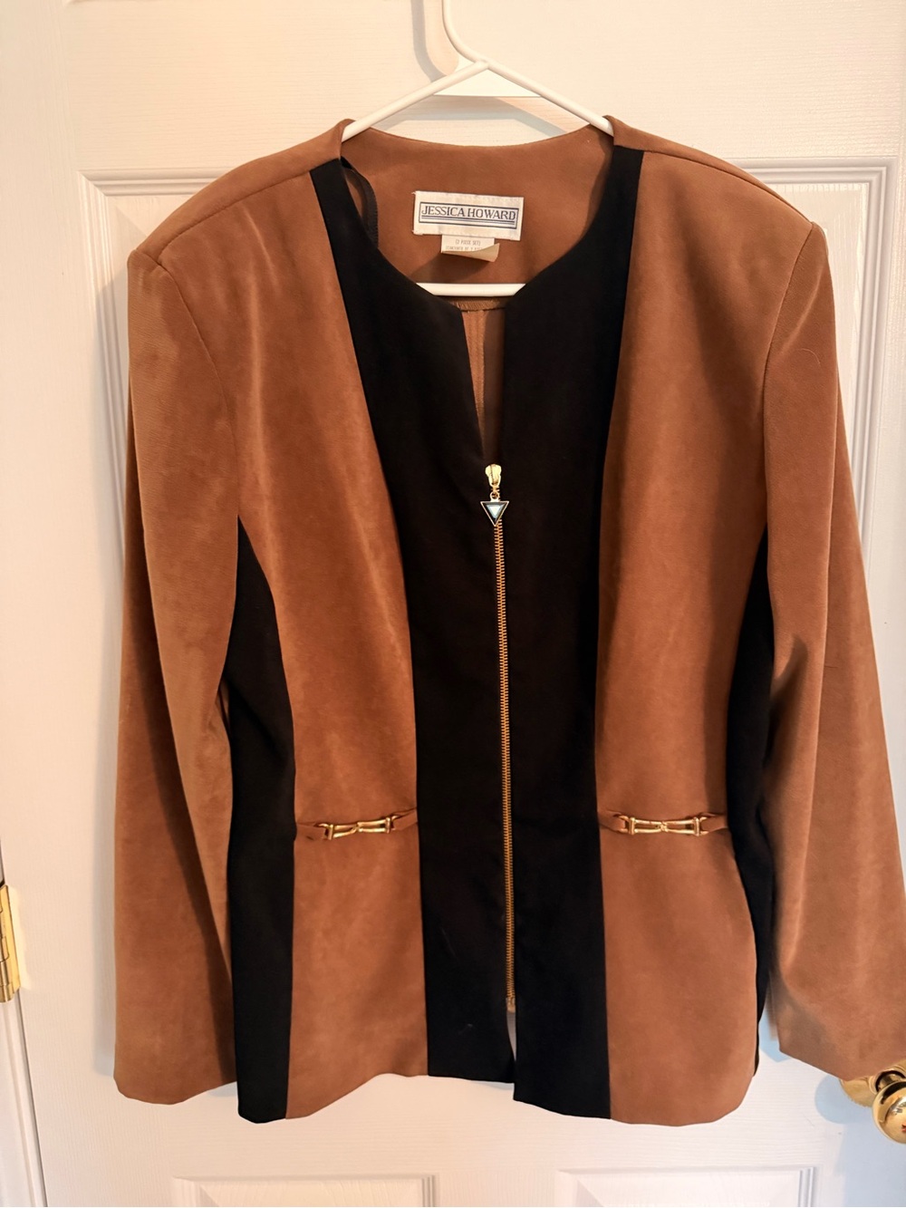 Jessica Howard Brown and Black Zip-Front Colorblock Blazer